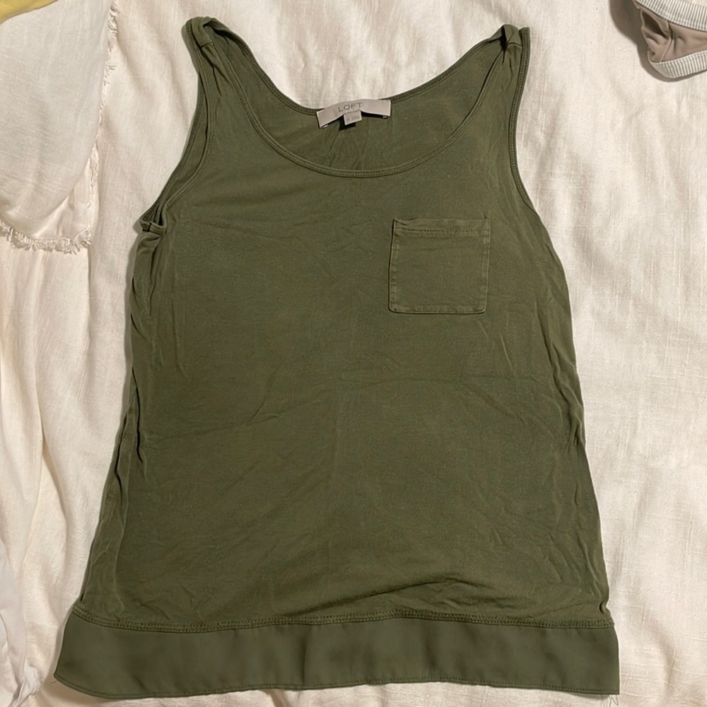 Loft pocket tank in green. Gently used, XS